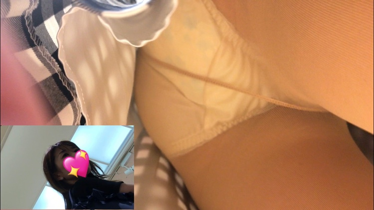 お買い物中の主婦さん ストッキング越しのホワイトP Sh2-4K