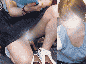 アルバイトちゃん　パンティとおっぱい見えてます