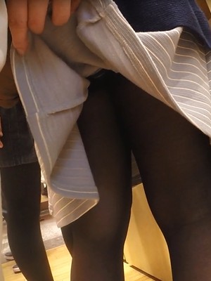 【フルHD】靴カメ君が行くPart194【黒パンスト手撮りめくりあり編】